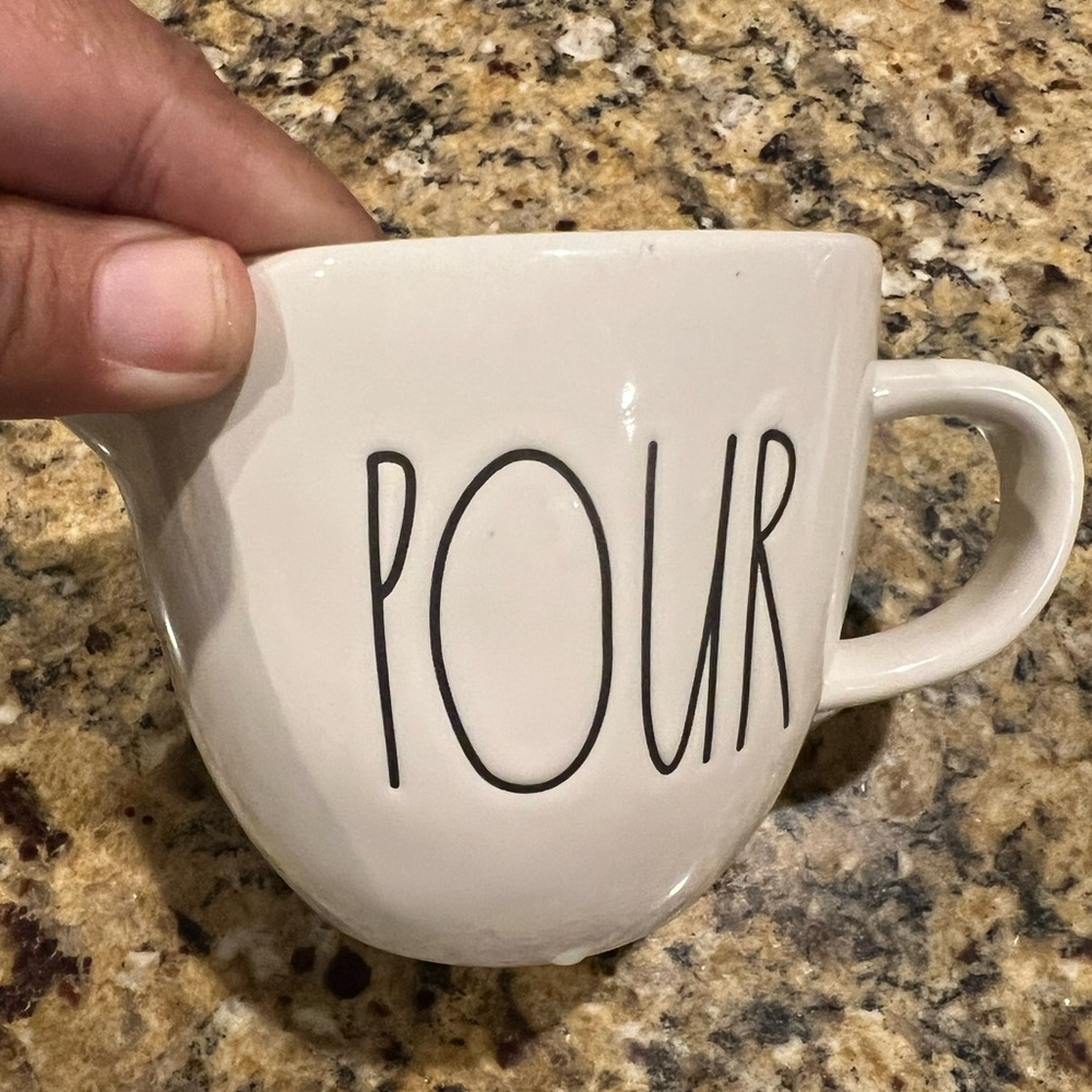 Rae Dunn‎ “pour” pitcher